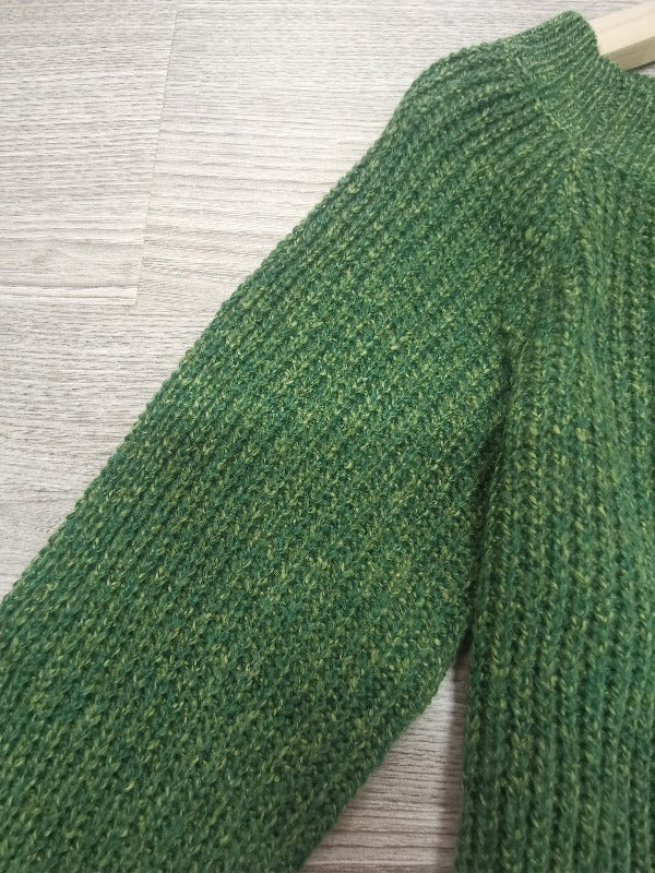 Modny Sweter Z Półgolfem | Stylowy Pulower Na Chłodne Dni