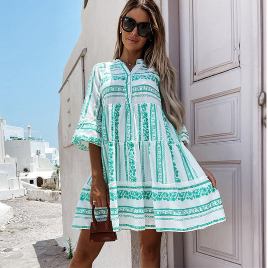 Zwiewna Letnia Sukienka Boho Z Falbanami W Radosny Kolorowy Wzór